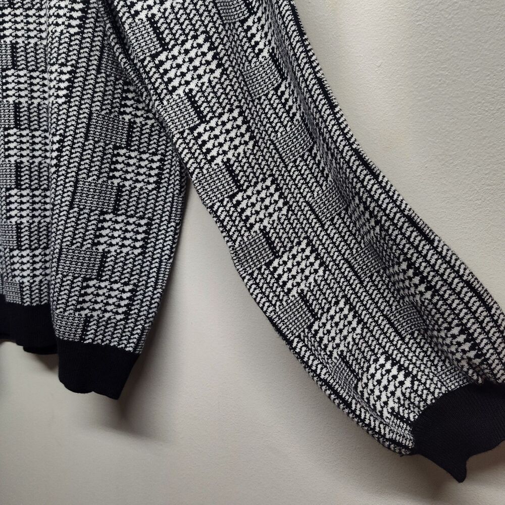 Vici Knit Sweater Women L Black White Houndstooth Plaid Preppy Old Money Casual - Picture 3 of 8